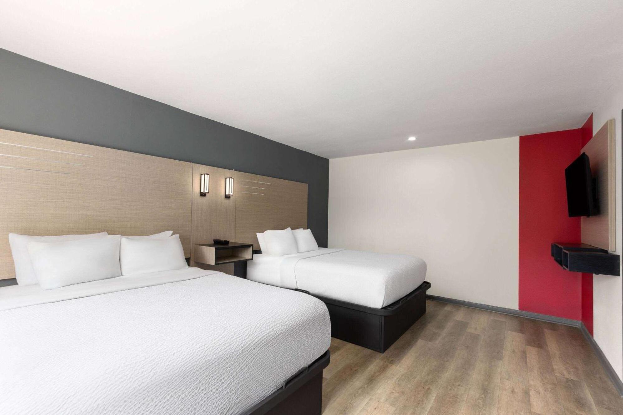 Ramada By Wyndham Studio Suites دوثان المظهر الخارجي الصورة